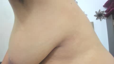 adriana online show from 10/12/25, 04:50