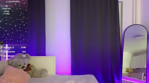 Snapshot of adrianawow1 chatting on 02/26/25, 12:27 adrianawow1 online show from 02/26/25, 12:27