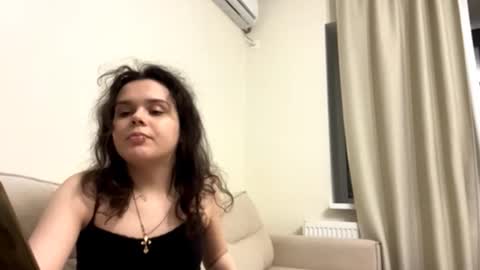 adrianemenoni online show from 11/18/25, 04:22