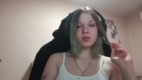 Snapshot of adriannamalango chatting on 06/24/26, 11:20 Sofa online show from 06/24/26, 11:20