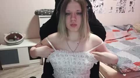 Snapshot of adriannamalango chatting on 07/06/26, 03:03 Sofa online show from 07/06/26, 03:03
