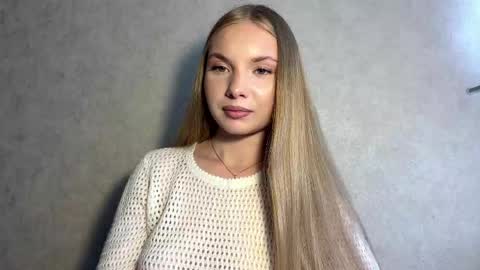 Snapshot of adriannemuldowney chatting on 06/08/26, 02:39 Caroline online show from 06/08/26, 02:39