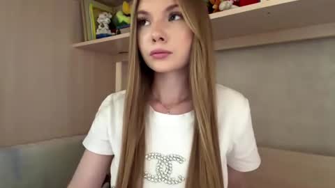 Snapshot of adriannemuldowney chatting on 07/03/26, 03:18 Caroline online show from 07/03/26, 03:18