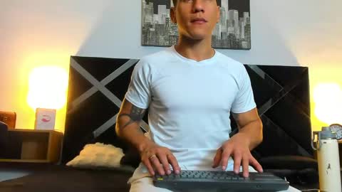 Adrian online show from 04/25/26, 03:31