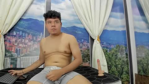 Snapshot of adrianwalkerr chatting on 03/20/26, 05:45 adrianwalkerr online show from 03/20/26, 05:45