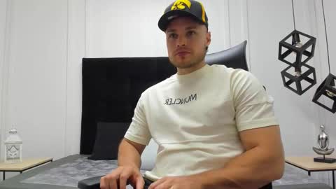 Adrein Roche online show from 09/14/25, 10:31