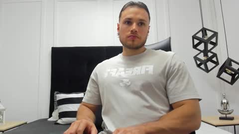 Adrein Roche online show from 09/16/25, 10:55