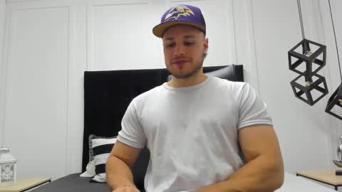 Adrein Roche online show from 09/17/25, 10:33