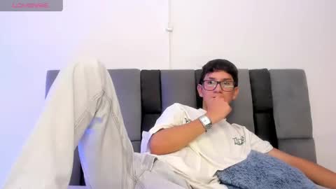 adrien_silex online show from 04/15/26, 05:09