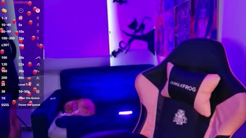 Arieyara online show from 12/17/25, 01:06