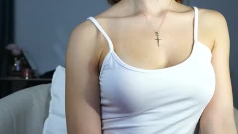 Aelia online show from 09/22/25, 03:52