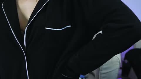 Aelia online show from 11/17/25, 05:02