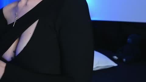 Aelia online show from 04/06/26, 05:25