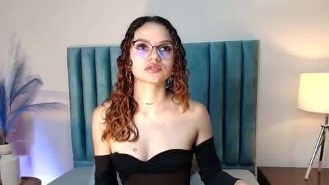 Snapshot of aelinduvalier chatting on 10/09/25, 07:01 aelinduvalier online show from 10/09/25, 07:01