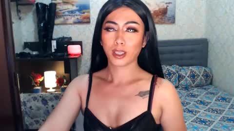 Snapshot of affairtoyourgoddesskhendra chatting on 12/30/24, 04:42 Dominant Goddess Contessa online show from 12/30/24, 04:42