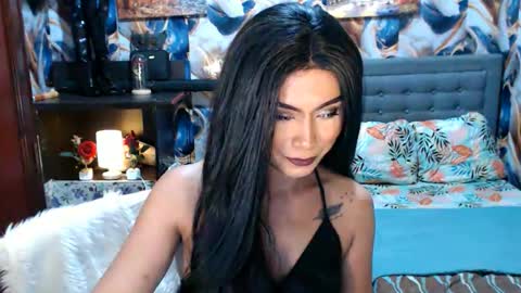 Snapshot of affairtoyourgoddesskhendra chatting on 10/09/25, 06:06 Dominant Goddess Contessa online show from 10/09/25, 06:06