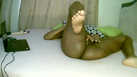 Snapshot of africacoco chatting on 05/11/26, 01:17 africacoco online show from 05/11/26, 01:17