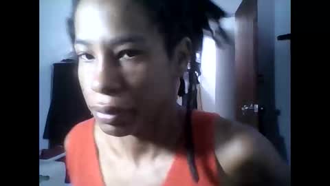 Snapshot of africadeluxe chatting on 05/10/26, 12:21 Africa online show from 05/10/26, 12:21