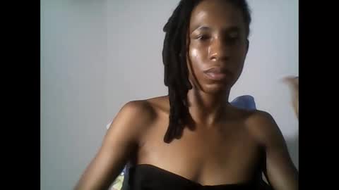 Snapshot of africadeluxe chatting on 05/20/26, 08:59 Africa online show from 05/20/26, 08:59