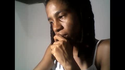 Snapshot of africadeluxe chatting on 06/09/26, 10:54 Africa online show from 06/09/26, 10:54