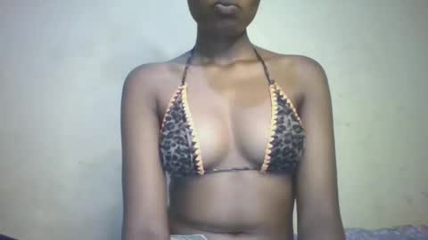 Snapshot of african_beuty20 chatting on 04/03/26, 03:48 Wendy online show from 04/03/26, 03:48
