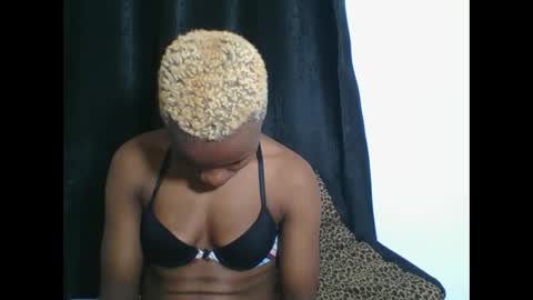 PHOEBE online show from 10/26/25, 05:30