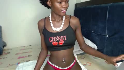 Mia online show from 09/23/25, 06:33