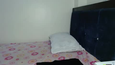 Mia online show from 10/08/25, 09:56