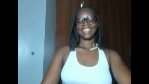Leah online show from 01/11/25, 01:48