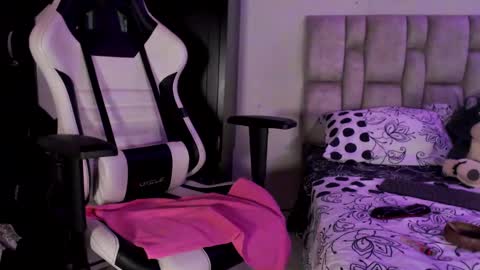 Snapshot of afrodita096 chatting on 02/05/25, 12:53 afrodita096 online show from 02/05/25, 12:53