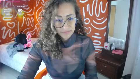Snapshot of afrodita_solis chatting on 06/01/26, 10:44 afrodita_solis online show from 06/01/26, 10:44