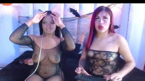 Snapshot of afroditaanderoscs chatting on 10/27/25, 12:53 afroditaanderoscs online show from 10/27/25, 12:53