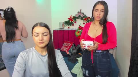 Snapshot of afroditaandsoffi chatting on 12/30/24, 11:59 Afrodita Chery y Hermione online show from 12/30/24, 11:59