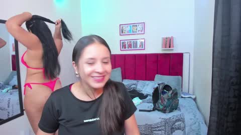 Snapshot of afroditaandsoffi chatting on 01/08/25, 12:05 Afrodita Chery y Hermione online show from 01/08/25, 12:05