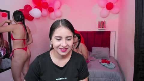 Snapshot of afroditaandsoffi chatting on 02/15/25, 12:11 Afrodita Chery y Hermione online show from 02/15/25, 12:11