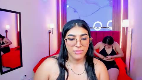 Snapshot of afroditaandsoffi chatting on 03/05/25, 03:18 Afrodita Chery y Hermione online show from 03/05/25, 03:18