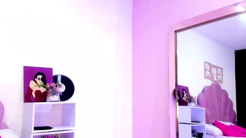 A F R O D I T A  E V A N S online show from 04/13/26, 07:08