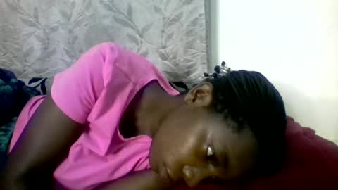 pink  and josphen online show from 02/02/25, 09:08