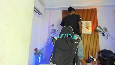 afrowayuu online show from 06/12/26, 05:56