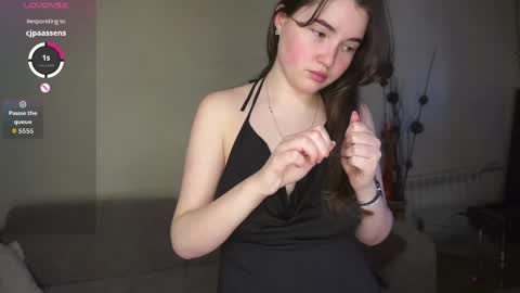 Lana  1800 - 0330 UTC   Mia 0700- 1630 UTC online show from 04/22/26, 06:05