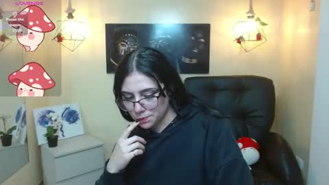 Kimberly online show from 10/09/25, 01:09