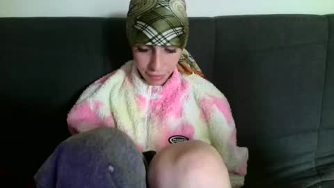 Snapshot of agata200081 chatting on 11/18/25, 09:03 pamelaanderson777 online show from 11/18/25, 09:03