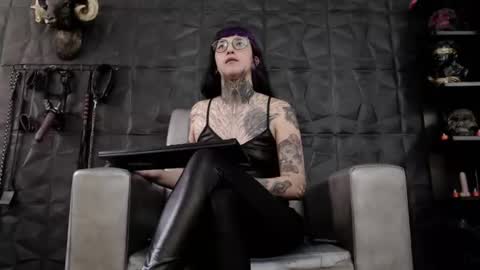Snapshot of agata_darkness chatting on 07/17/26, 04:56 Miss Agata online show from 07/17/26, 04:56