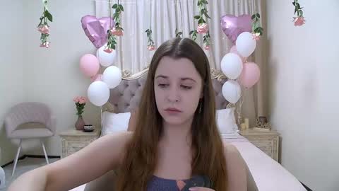 Snapshot of agataaisitt chatting on 03/11/25, 12:11 Agata Aisitt online show from 03/11/25, 12:11