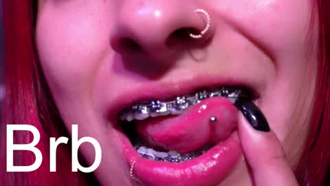 Agata Collinss online show from 10/31/25, 06:14