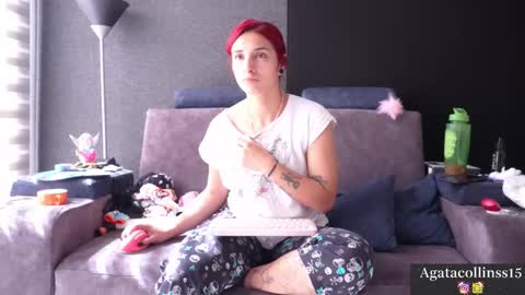 Agata Collinss online show from 11/18/25, 02:43