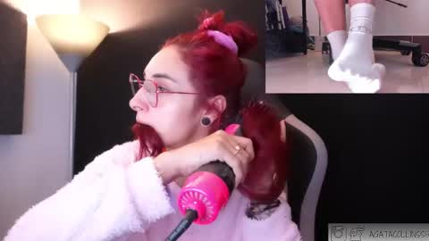 Snapshot of agatacollinsss chatting on 02/13/26, 04:03 Agata Collinss online show from 02/13/26, 04:03