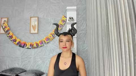 Agatadelphine online show from 10/29/25, 01:35