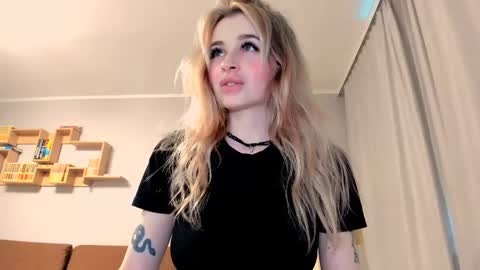 Snapshot of agatahowak chatting on 05/27/26, 04:48 Arina online show from 05/27/26, 04:48