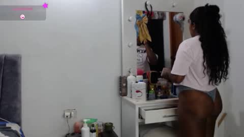 independent model online show from 10/14/25, 03:29